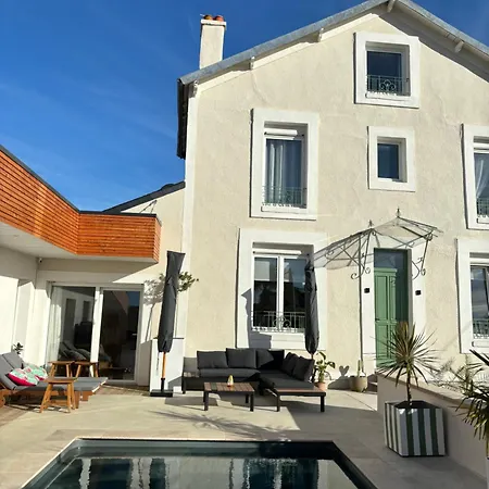 La Maison De Julia - Piscine Privee * Saint-Martin-des-Champs (Finistere)